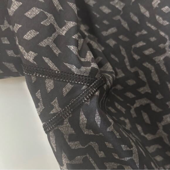 Lululemon legging women's size 4 Running in the City 7/8 Tight *Full-On Luxtreme - Picture 14 of 16